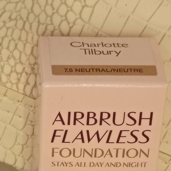 💋CHARLOTTE TILBURY 7.5 AIRBRUSH *NEW - Picture 5 of 6